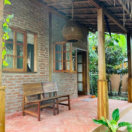 Apartamento Santai House Tetebatu Exterior foto