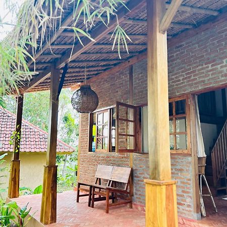 Apartamento Santai House Tetebatu Exterior foto